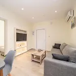 Comfort Cove Ferienhaus *