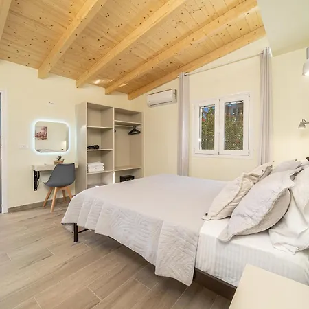 Comfort Cove Semesterbostad Lakíthra